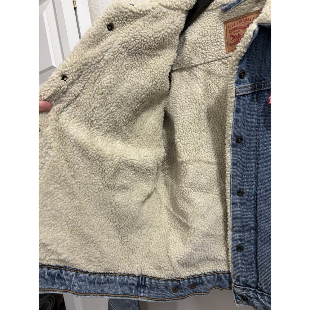 Levi's Denim Sherpa Trucker Jacket - Picture 5 of 7